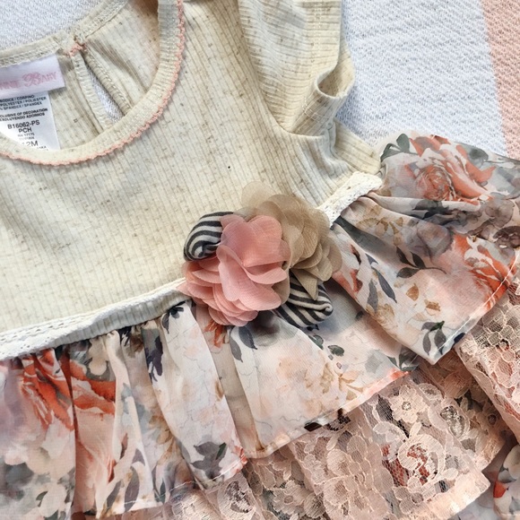 Floral Casual Outfit - Picture 2 of 3